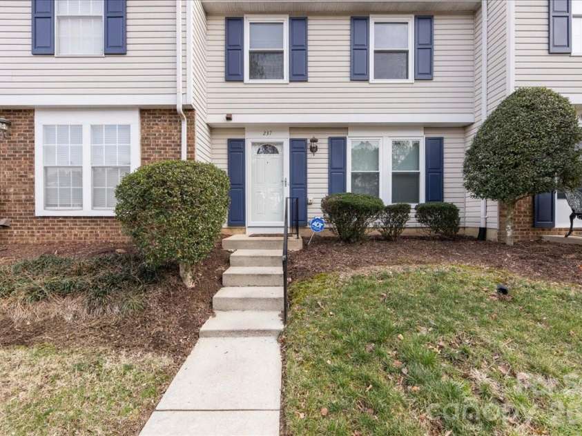 237 Water Oak Drive, Pineville, NC 28134.  MLS# CAR4351240, YatesRealty ID 6728. Front exterior
