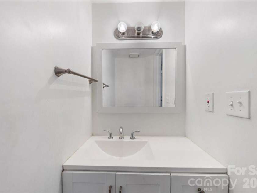 237 Water Oak Drive, Pineville, NC 28134.  MLS# CAR4351240, YatesRealty ID 6728. Powder room