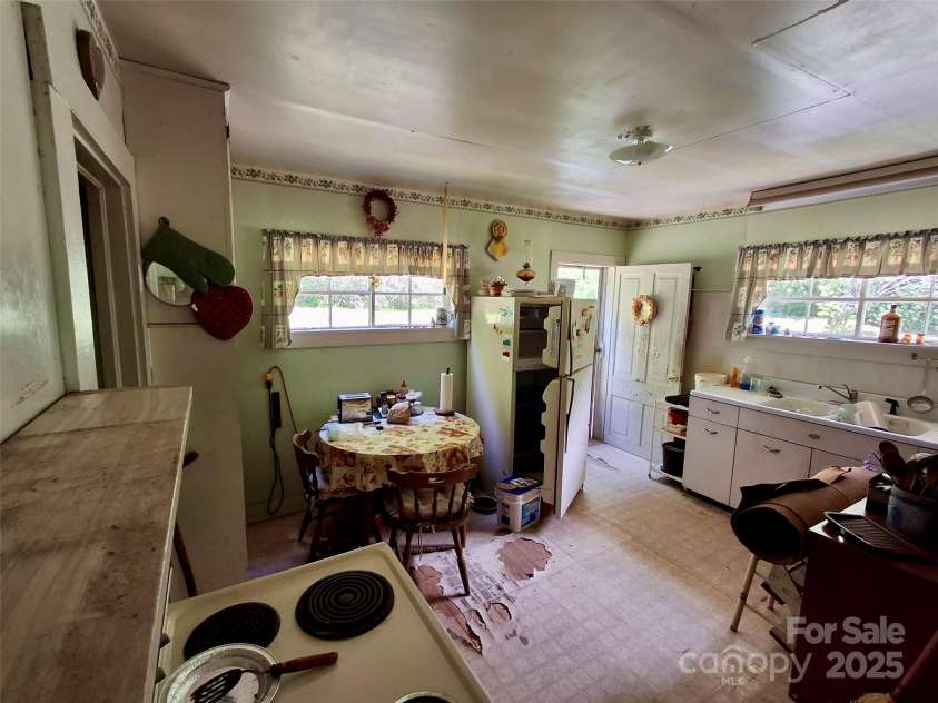 2087 Henry Road, Sylva, NC 28779.  MLS# CAR4273854, YatesRealty ID 6729. 