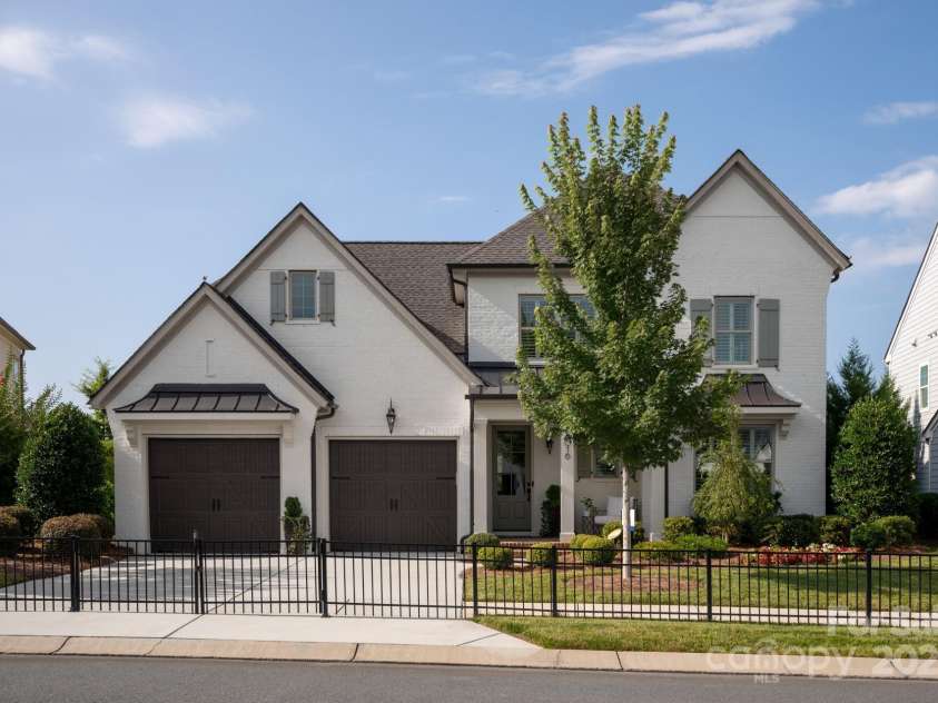 2016 Thatcher Way, Fort Mill, SC 29715.  MLS# CAR4221325, YatesRealty ID 6731. 