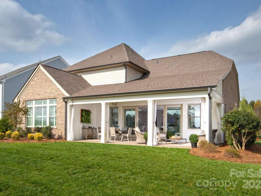 2016 Thatcher Way, Fort Mill, SC 29715.  MLS# CAR4221325, YatesRealty ID 6731. 