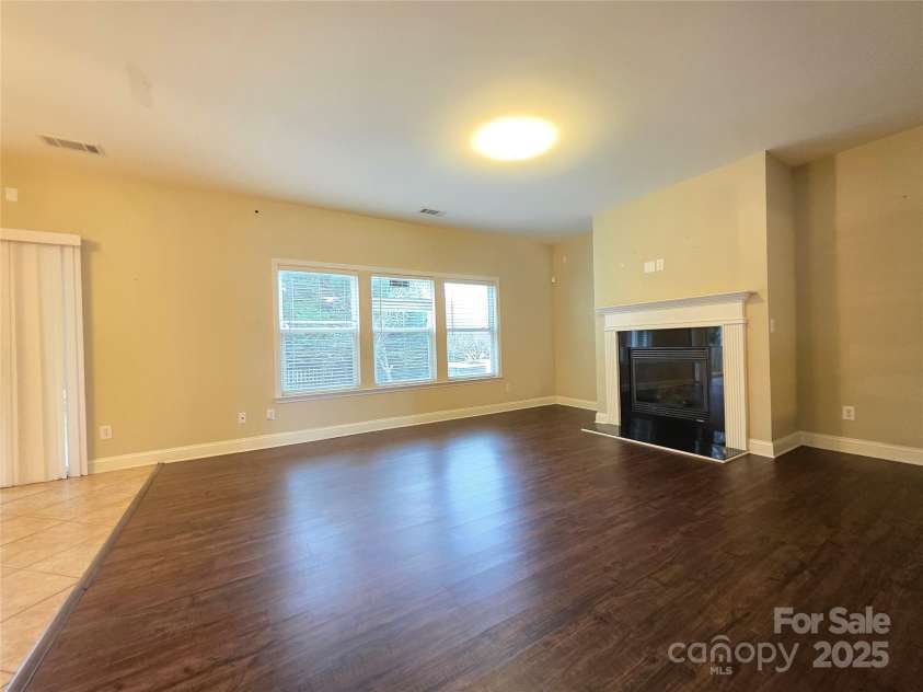 10927 Kinnairds Street, Charlotte, NC 28278.  MLS# CAR4231130, YatesRealty ID 6732. 