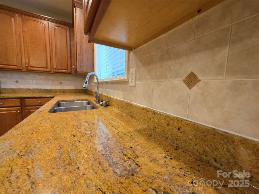 10927 Kinnairds Street, Charlotte, NC 28278.  MLS# CAR4231130, YatesRealty ID 6732. 