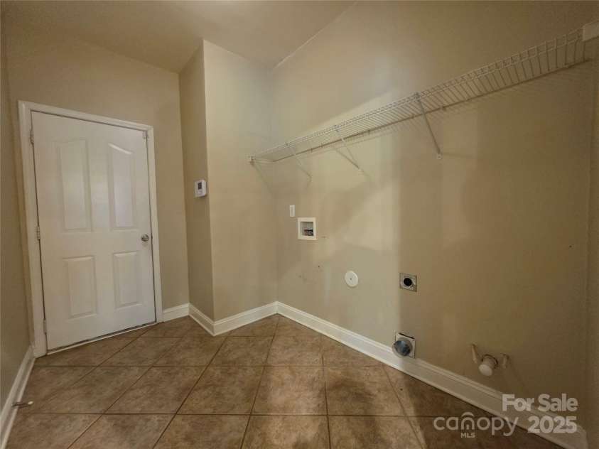 10927 Kinnairds Street, Charlotte, NC 28278.  MLS# CAR4231130, YatesRealty ID 6732. 
