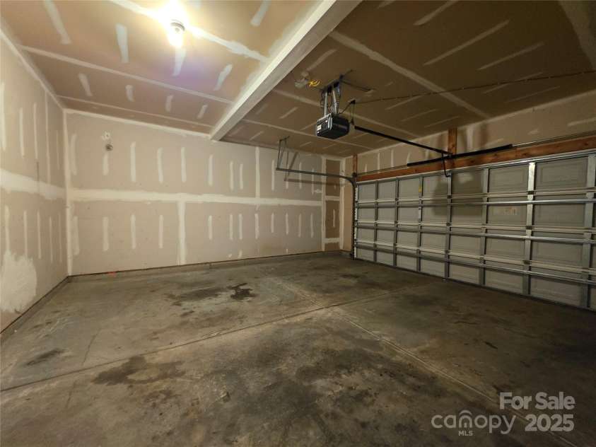 10927 Kinnairds Street, Charlotte, NC 28278.  MLS# CAR4231130, YatesRealty ID 6732. 