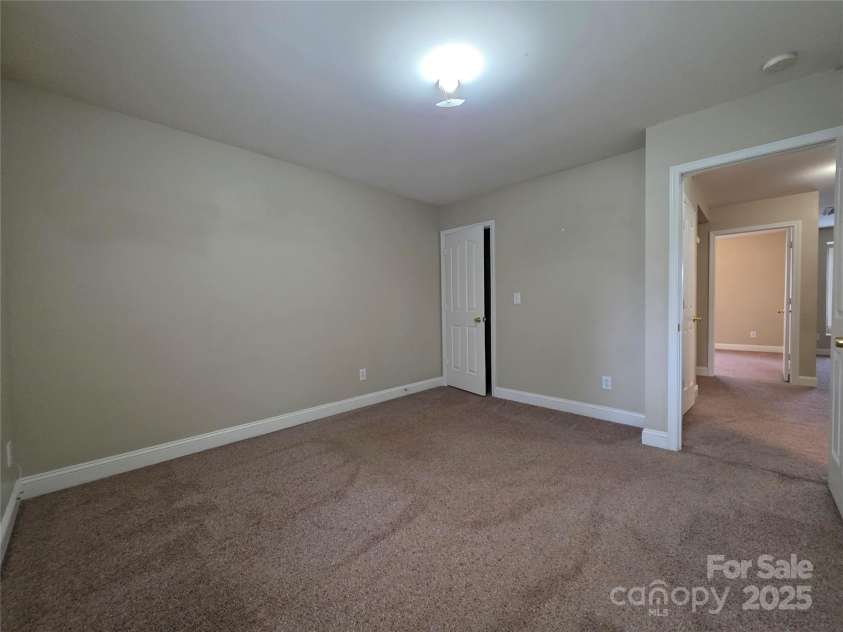 10927 Kinnairds Street, Charlotte, NC 28278.  MLS# CAR4231130, YatesRealty ID 6732. 