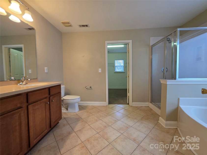 10927 Kinnairds Street, Charlotte, NC 28278.  MLS# CAR4231130, YatesRealty ID 6732. 