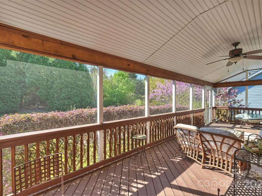 8816 Castle Cliff Drive, Matthews, NC 28105.  MLS# CAR4238925, YatesRealty ID 6733. 