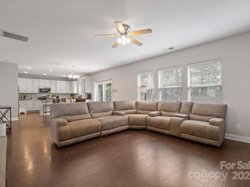 10241 Barrands Lane, Charlotte, NC 28278.  MLS# CAR4239355, YatesRealty ID 6735. Open Floorplan, Perfect for Entertaining
