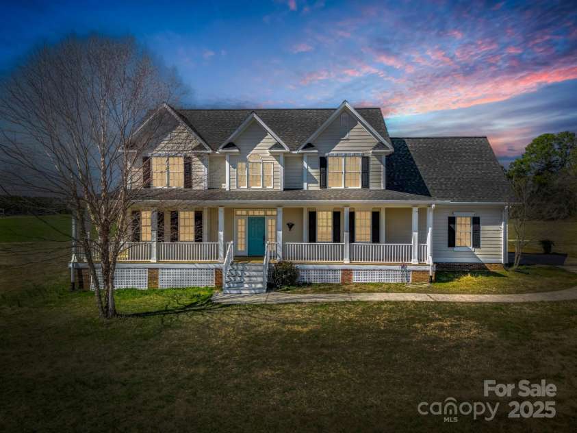 107 Sunderland Drive, Shelby, NC 28150.  MLS# CAR4225149, YatesRealty ID 6736. 