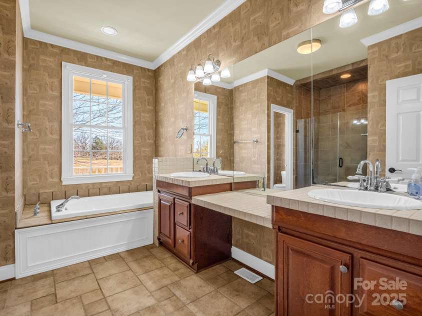 107 Sunderland Drive, Shelby, NC 28150.  MLS# CAR4225149, YatesRealty ID 6736. 