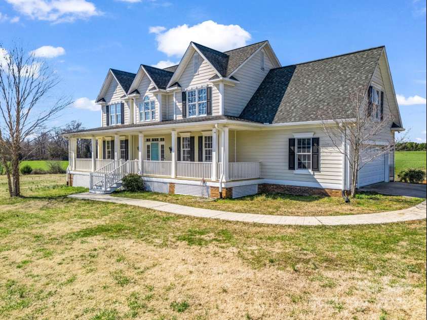 107 Sunderland Drive, Shelby, NC 28150.  MLS# CAR4225149, YatesRealty ID 6736. 