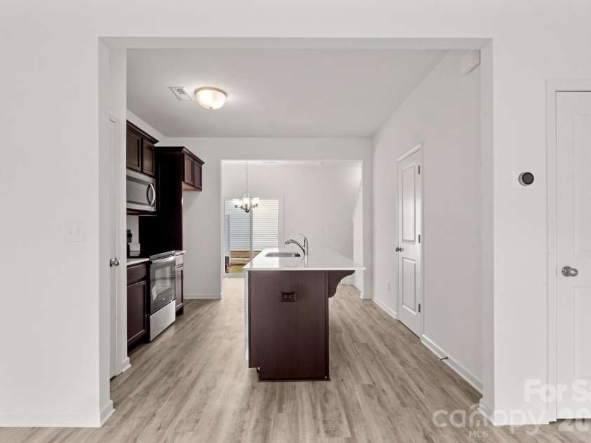 4511 Eaves Lane, Charlotte, NC 28215.  MLS# CAR4353030, YatesRealty ID 6737. 