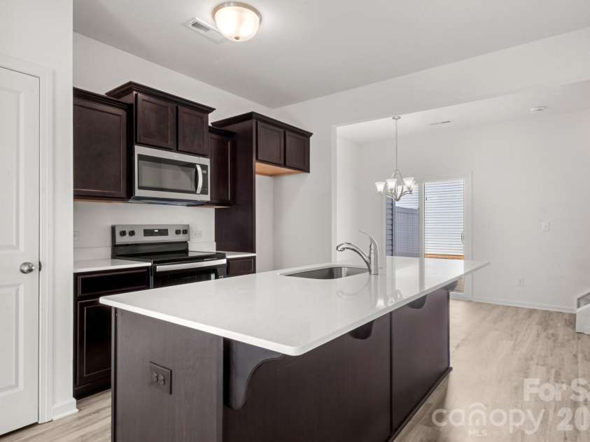 4511 Eaves Lane, Charlotte, NC 28215.  MLS# CAR4353030, YatesRealty ID 6737. 