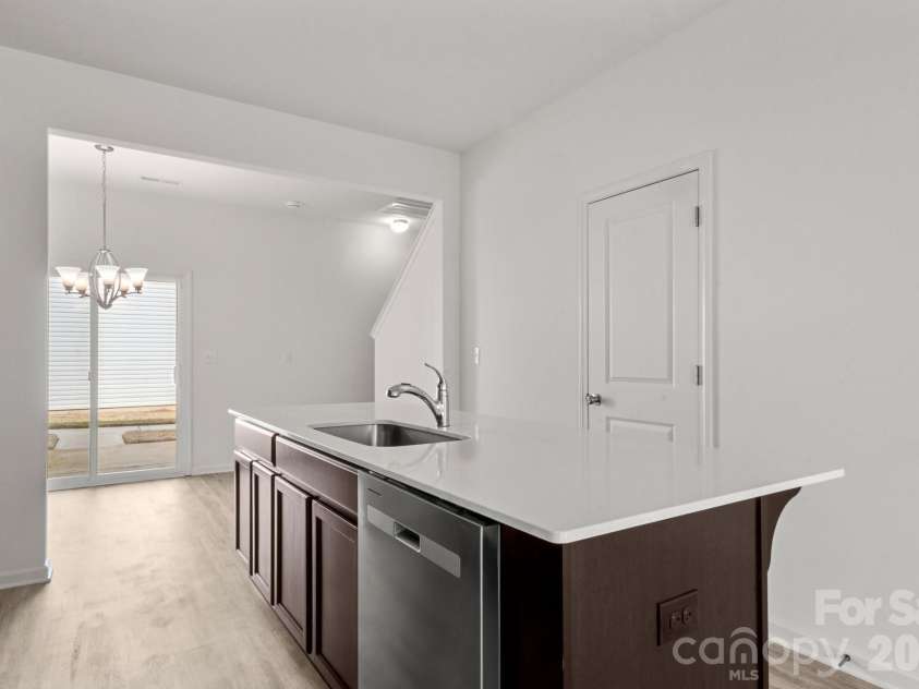 4511 Eaves Lane, Charlotte, NC 28215.  MLS# CAR4353030, YatesRealty ID 6737. 