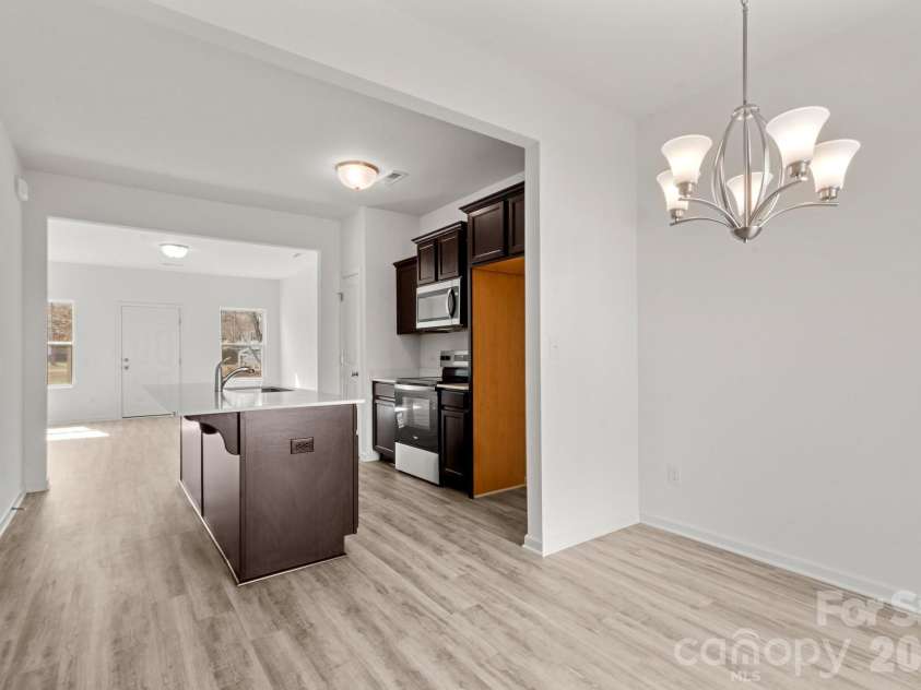 4511 Eaves Lane, Charlotte, NC 28215.  MLS# CAR4353030, YatesRealty ID 6737. 