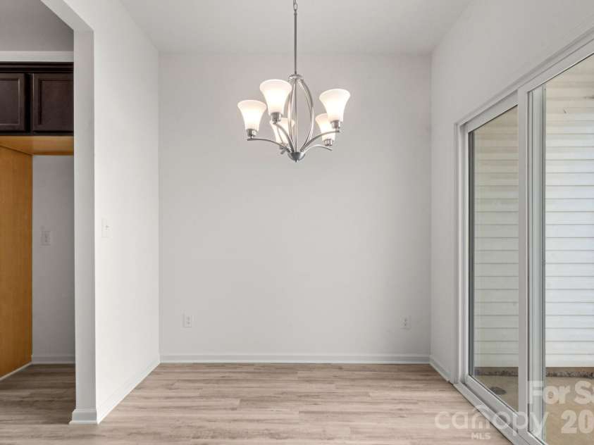 4511 Eaves Lane, Charlotte, NC 28215.  MLS# CAR4353030, YatesRealty ID 6737. 