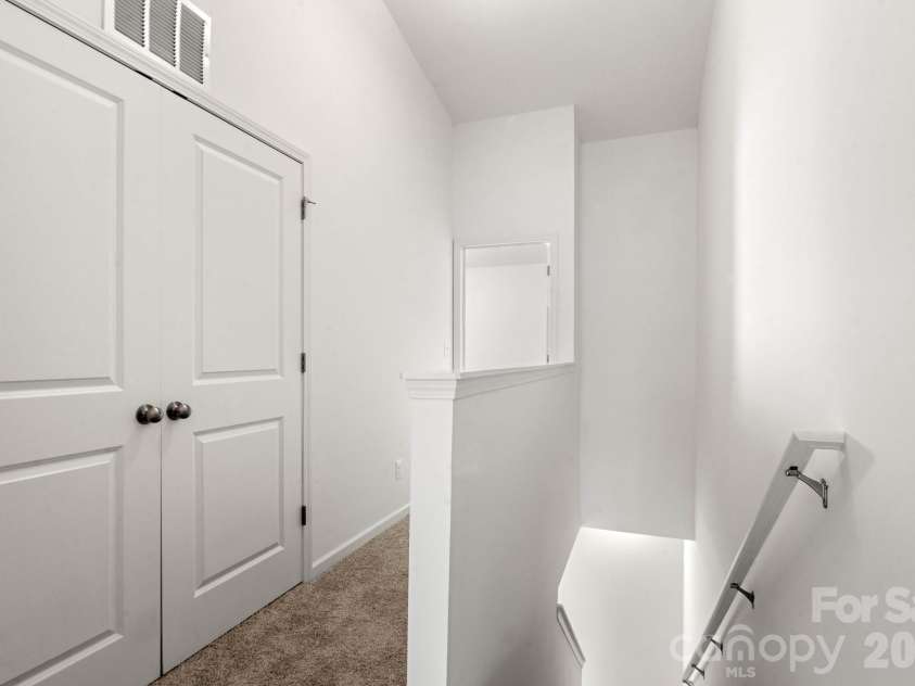 4511 Eaves Lane, Charlotte, NC 28215.  MLS# CAR4353030, YatesRealty ID 6737. 
