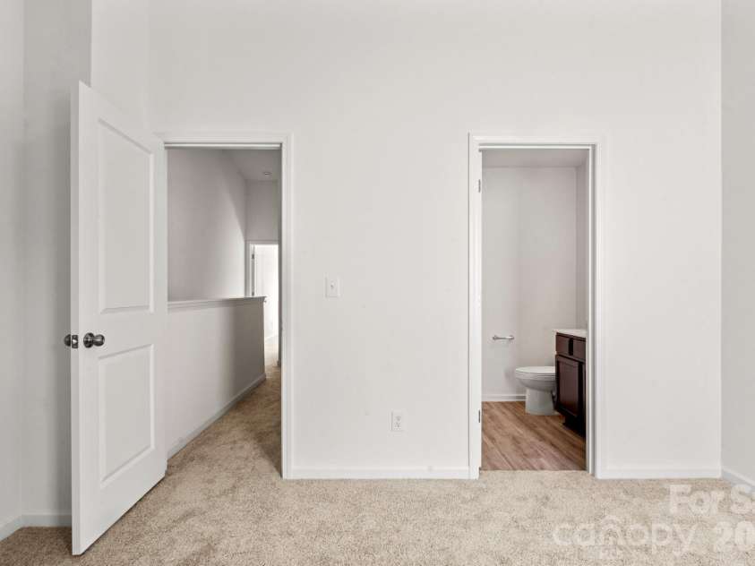 4511 Eaves Lane, Charlotte, NC 28215.  MLS# CAR4353030, YatesRealty ID 6737. 