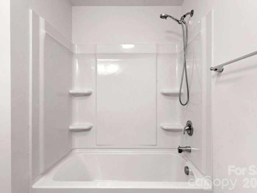 4511 Eaves Lane, Charlotte, NC 28215.  MLS# CAR4353030, YatesRealty ID 6737. 