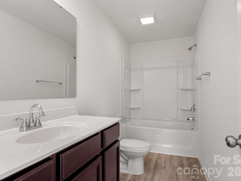 4511 Eaves Lane, Charlotte, NC 28215.  MLS# CAR4353030, YatesRealty ID 6737. 