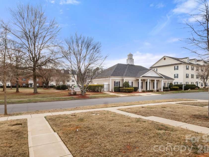 4511 Eaves Lane, Charlotte, NC 28215.  MLS# CAR4353030, YatesRealty ID 6737. 