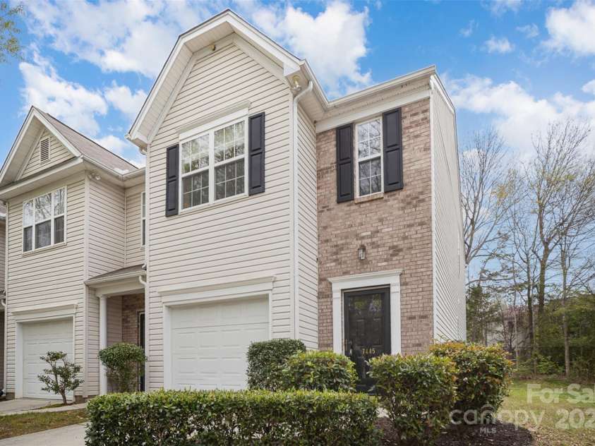 7445 Abigail Glen Drive, Charlotte, NC 28212.  MLS# CAR4242809, YatesRealty ID 6737. End Unit