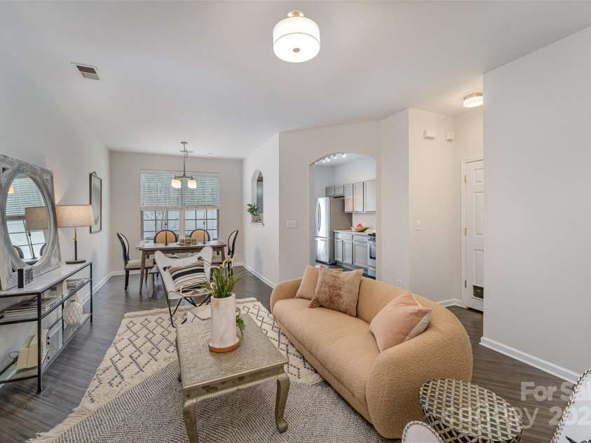 7445 Abigail Glen Drive, Charlotte, NC 28212.  MLS# CAR4242809, YatesRealty ID 6737. Open Floor Plan