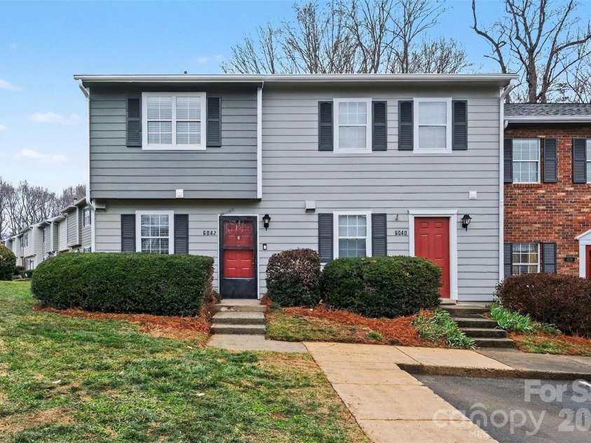 6042 Heath Valley Road, Charlotte, NC 28210.  MLS# CAR4338373, YatesRealty ID 6738. ELEVATED LOCATION