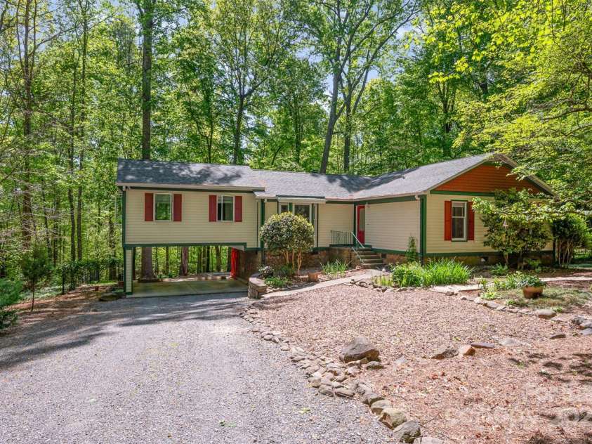 7230 Ridge Lane Road, Charlotte, NC 28262.  MLS# CAR4246233, YatesRealty ID 6738. 