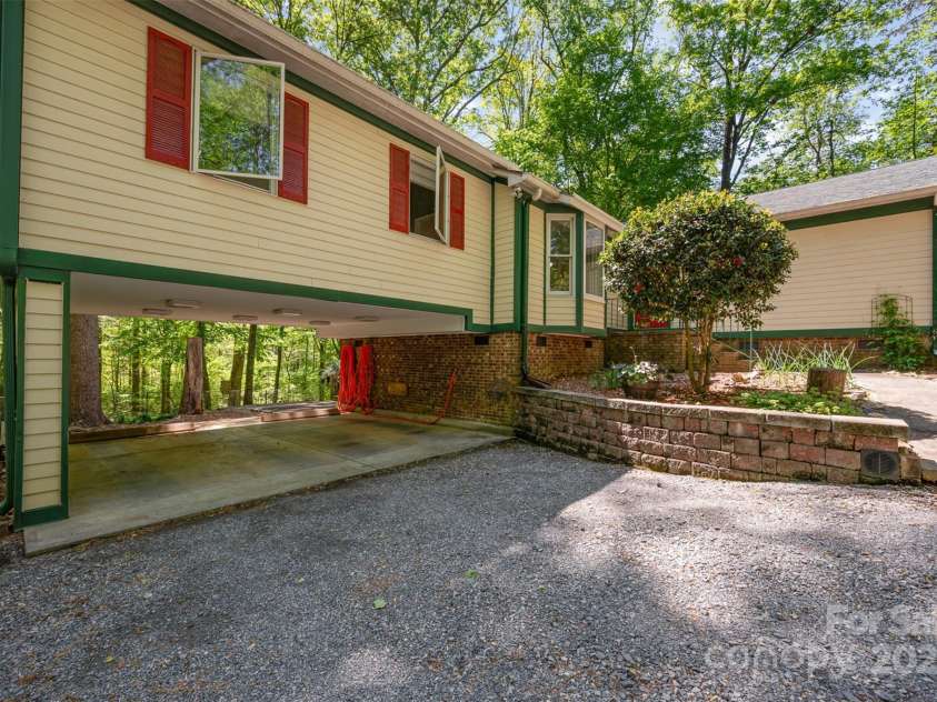 7230 Ridge Lane Road, Charlotte, NC 28262.  MLS# CAR4246233, YatesRealty ID 6738. 