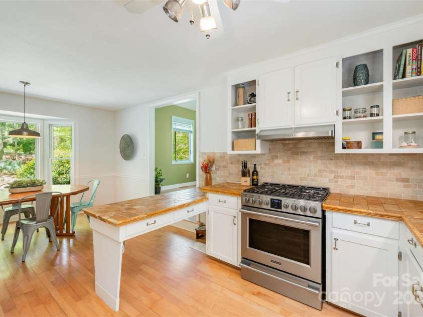 7230 Ridge Lane Road, Charlotte, NC 28262.  MLS# CAR4246233, YatesRealty ID 6738. 