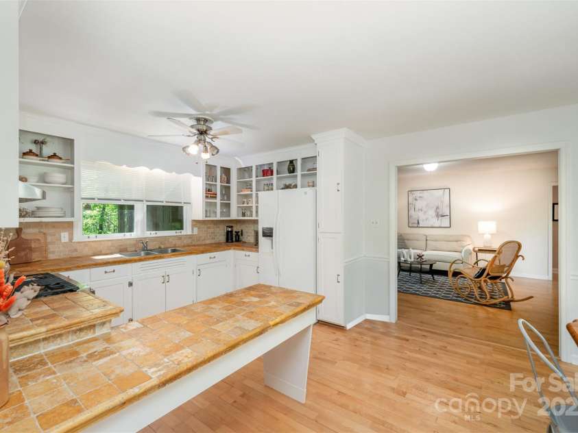 7230 Ridge Lane Road, Charlotte, NC 28262.  MLS# CAR4246233, YatesRealty ID 6738. 