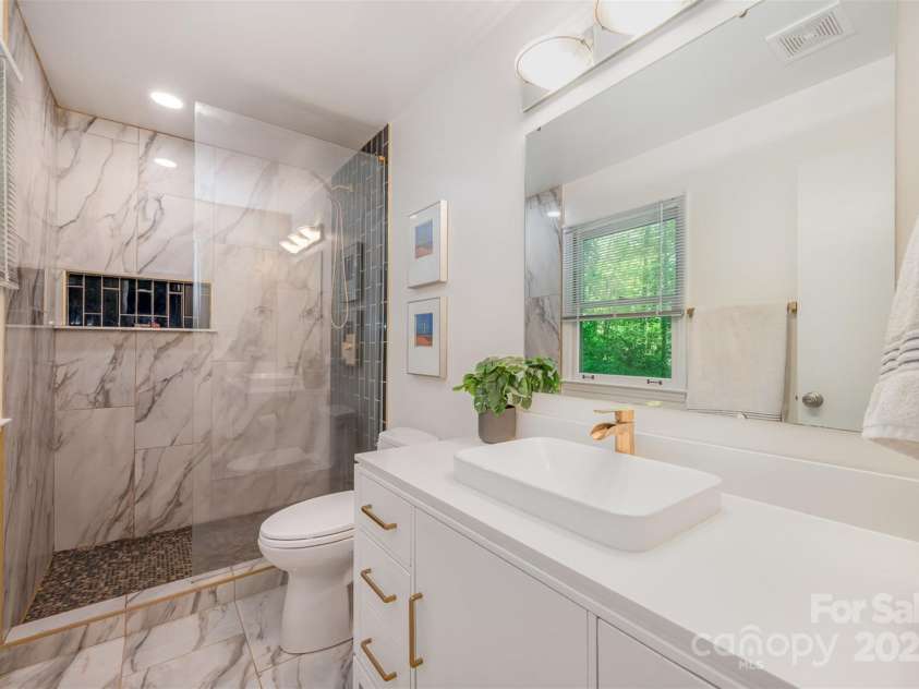 7230 Ridge Lane Road, Charlotte, NC 28262.  MLS# CAR4246233, YatesRealty ID 6738. 