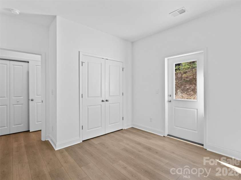 184 Cherry Springs Lane, Asheville, NC 28804.  MLS# CAR4336971, YatesRealty ID 6739. 