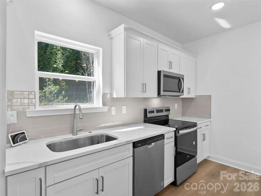 184 Cherry Springs Lane, Asheville, NC 28804.  MLS# CAR4336971, YatesRealty ID 6739. 