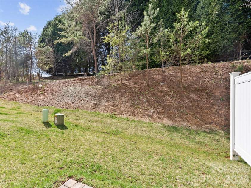 184 Cherry Springs Lane, Asheville, NC 28804.  MLS# CAR4336971, YatesRealty ID 6739. 