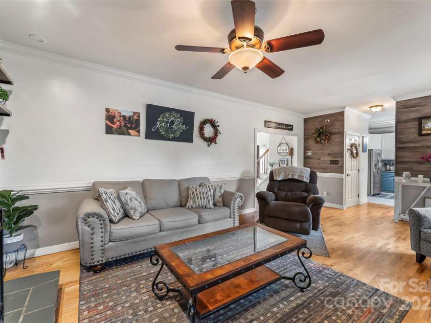 3765 11th Street, Hickory, NC 28601.  MLS# CAR4295304, YatesRealty ID 6740. 