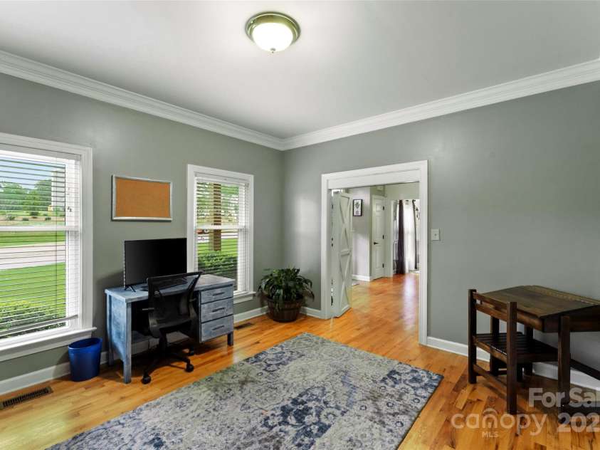 3765 11th Street, Hickory, NC 28601.  MLS# CAR4295304, YatesRealty ID 6740. 