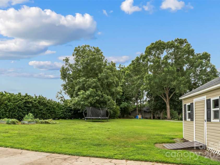3765 11th Street, Hickory, NC 28601.  MLS# CAR4295304, YatesRealty ID 6740. 