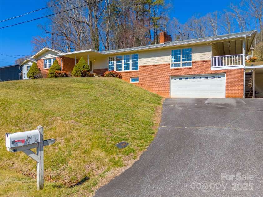 67 Hillcrest Street, Sylva, NC 28779.  MLS# CAR4231193, YatesRealty ID 6742. 