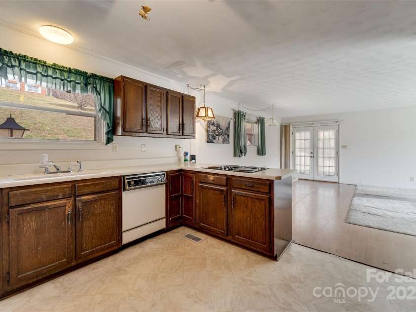 67 Hillcrest Street, Sylva, NC 28779.  MLS# CAR4231193, YatesRealty ID 6742. 