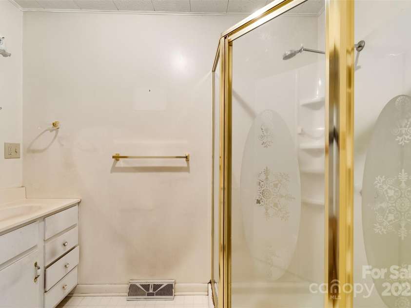 67 Hillcrest Street, Sylva, NC 28779.  MLS# CAR4231193, YatesRealty ID 6742. 