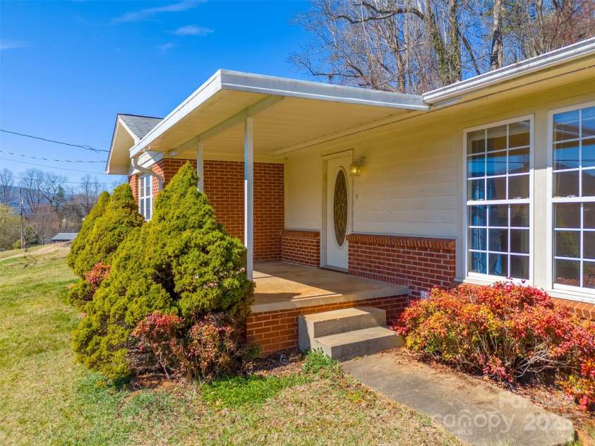 67 Hillcrest Street, Sylva, NC 28779.  MLS# CAR4231193, YatesRealty ID 6742. 