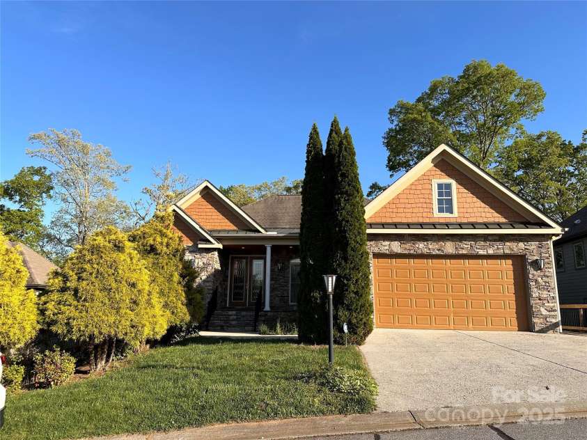 26 Stone House Road, Arden, NC 28704.  MLS# CAR4238203, YatesRealty ID 6743. 