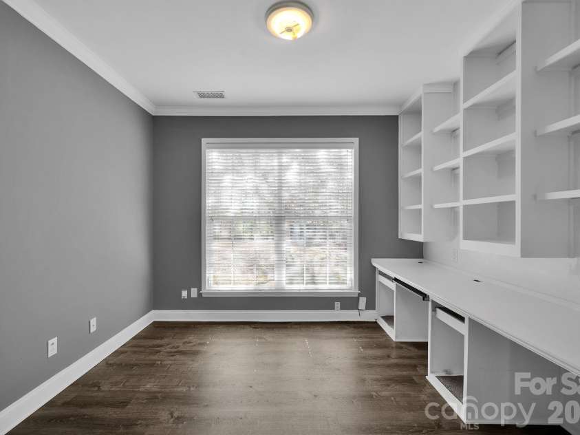 3538 Manor House Drive, Charlotte, NC 28270.  MLS# CAR4358198, YatesRealty ID 6744. Flex or Office Space w/ Built-ins