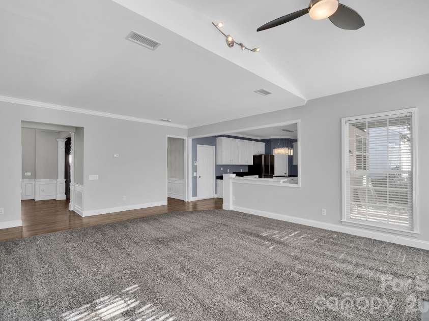 3538 Manor House Drive, Charlotte, NC 28270.  MLS# CAR4358198, YatesRealty ID 6744. Great Room Looking to Kitchen