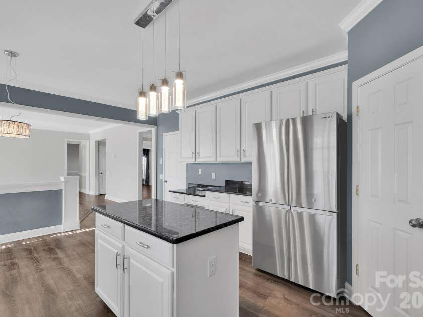 3538 Manor House Drive, Charlotte, NC 28270.  MLS# CAR4358198, YatesRealty ID 6744. Kitchen