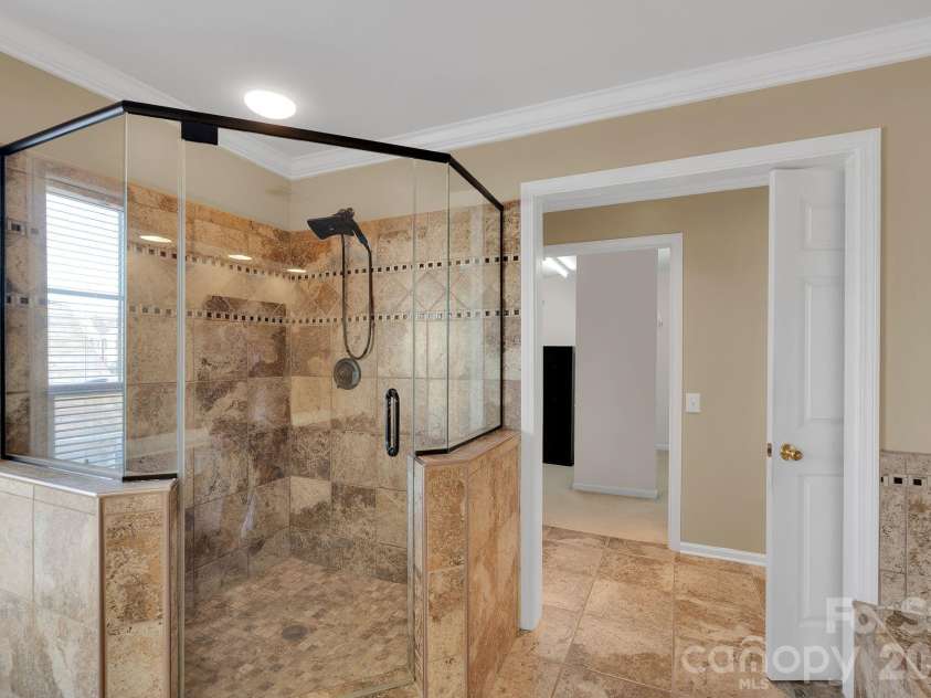 3538 Manor House Drive, Charlotte, NC 28270.  MLS# CAR4358198, YatesRealty ID 6744. Primary Shower