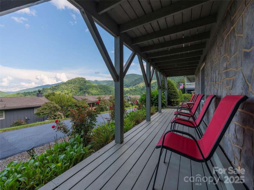 10 Onyx Lane, Maggie Valley, NC 28751.  MLS# CAR4208739, YatesRealty ID 6745. 